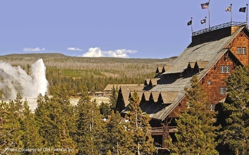 2014-10-13-10_Historic_US_Hotels_Old_Faithful_Inn.jpg