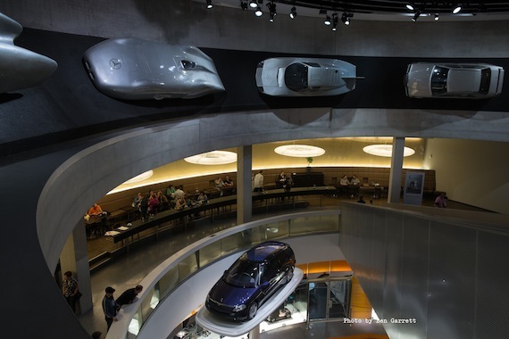 2014-10-14-MercedesBenz_Cafe.jpg