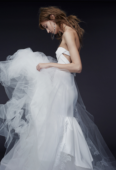 2014-10-15-verawangbackcutoutweddingdresses13.jpg