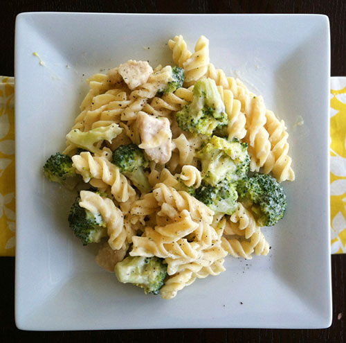 2014-10-21-1_SkinnyChickenBroccoliAlfredo.jpg