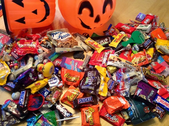 2014-10-22-HalloweenCandyonkitchentable.JPG