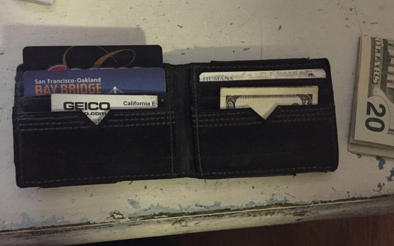 2014-10-22-john_rampton_wallet.jpg