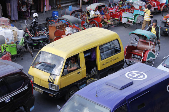 2014-10-27-Surabayatraffic.jpg