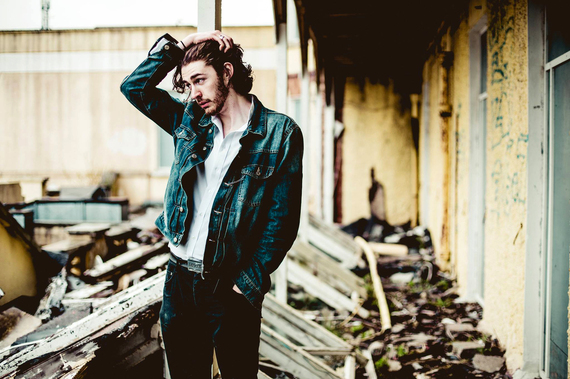 2014-10-30-hozier1957175ak.jpg