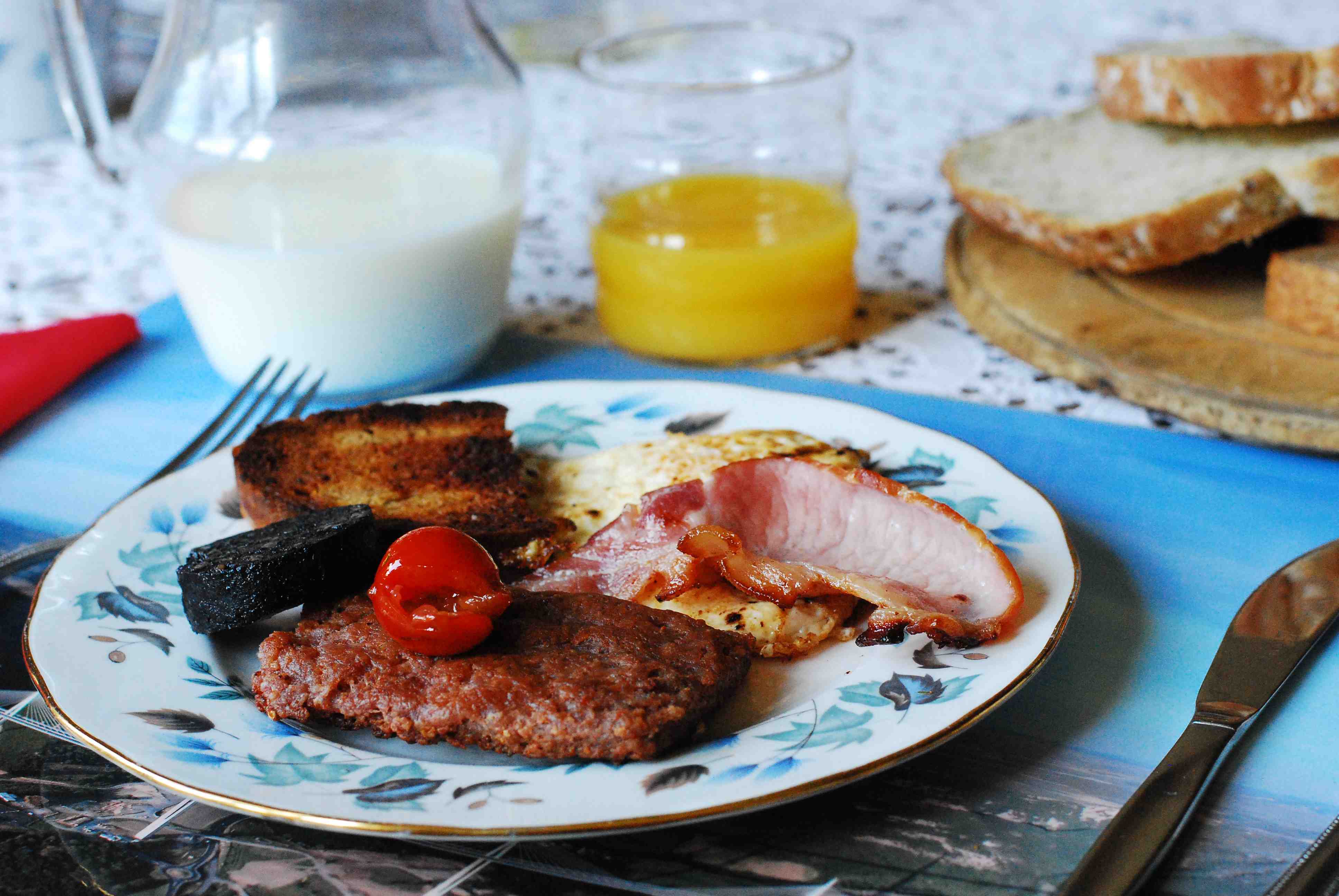本当は美味しいイギリス料理 まずいと噂されるけど 美味しい家庭料理はちゃんとありました 世界の食卓を旅する動画 Vol 7 イングランド編 Kitchhike ハフポスト Life