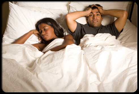 2014-11-06-menstipstounzipyoursexlifes2photoofworriedmaninbedwithwoman2.jpg