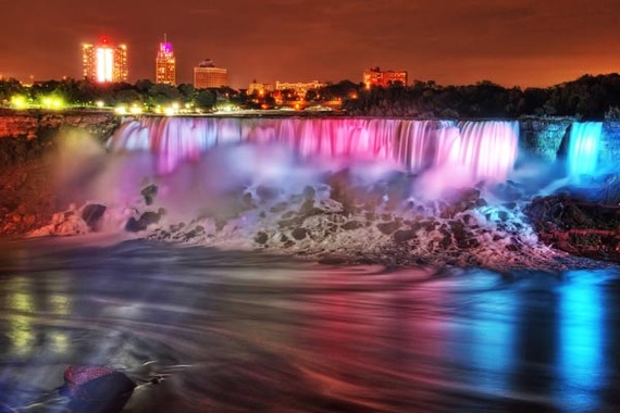 2014-11-07-NiagaraFallsFestivalOfLights.jpg
