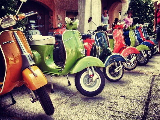 2014-11-16-greenvespas.jpg