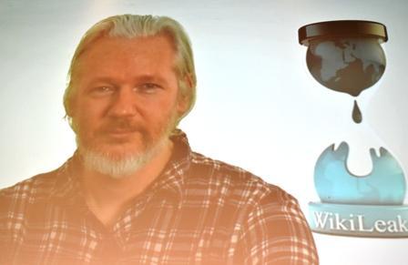 2014-11-18-aassange2.JPG