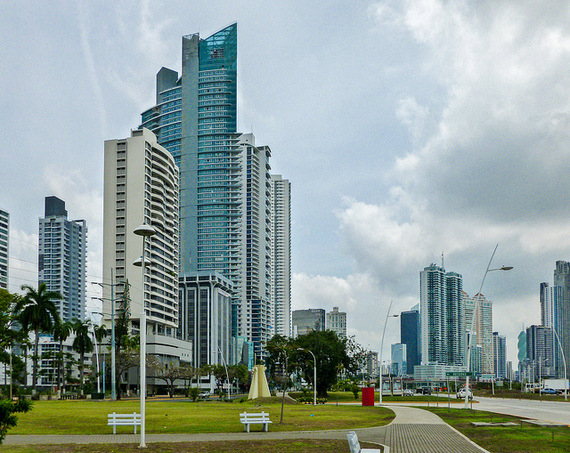 2014-11-25-PanamaCityPanama1IL.jpg