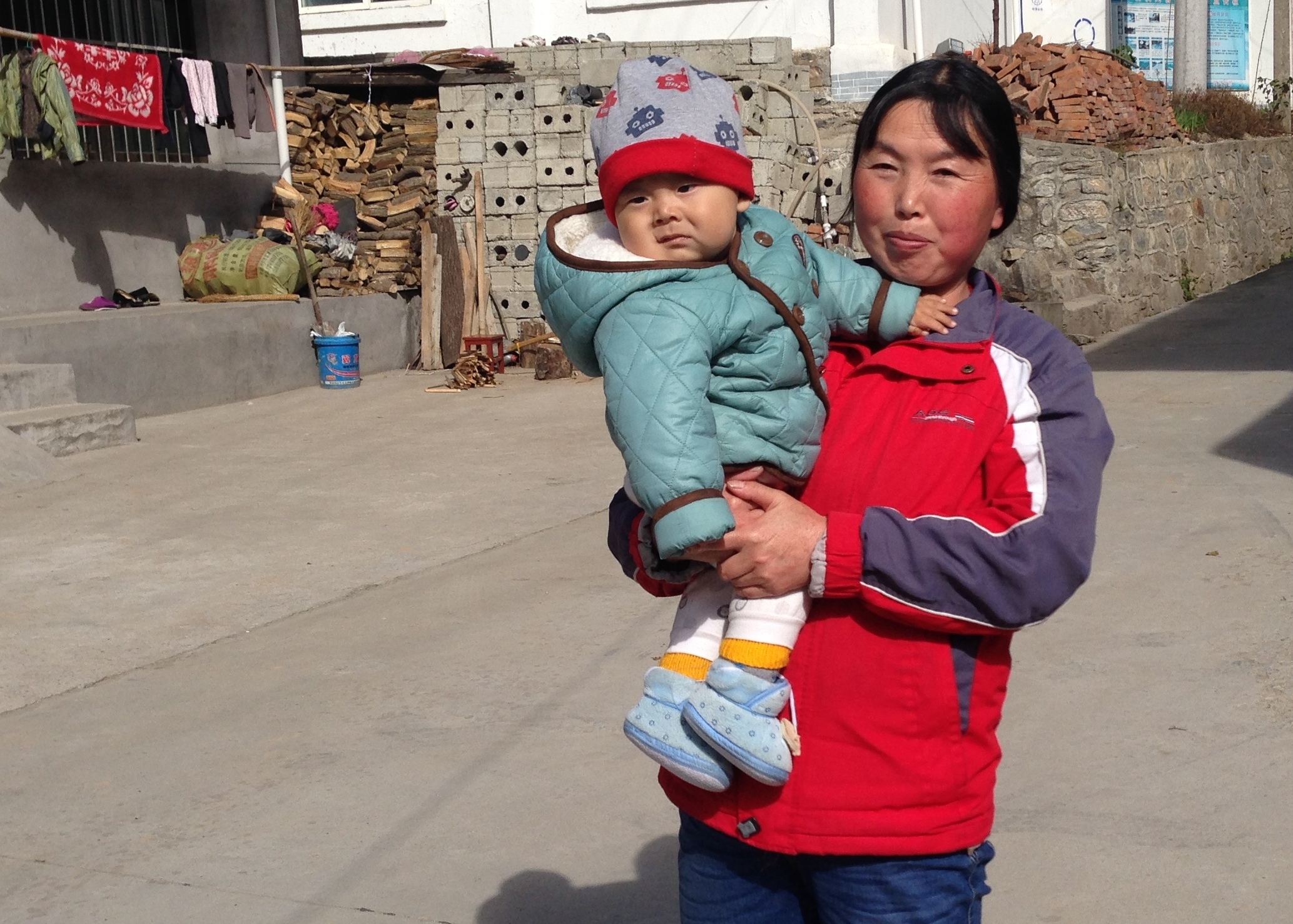 These Photos Capture A Dwindling Chinese Village With Only One Baby ...