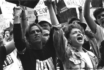 2014-12-01-ACT_UP_NIH_Protest_2_May_4_1990_c_Doug_Hinckle.jpg