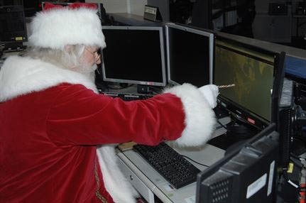 2014-12-03-NORADSantaflightplanning.jpg