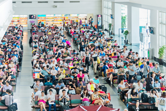 2015-01-01-AirportCrowds.jpg