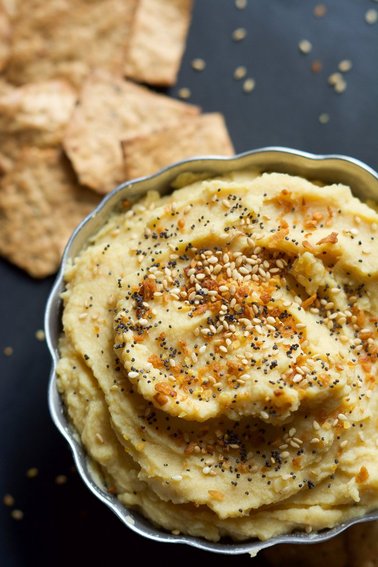 2015-01-07-EverythingBagelHummus1.jpg