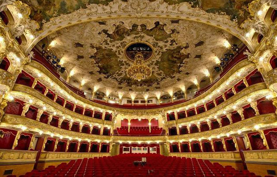 2015-01-07-PragueStateOpera570.jpg