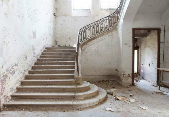 2015-01-08-Chateau_Staircase.jpg