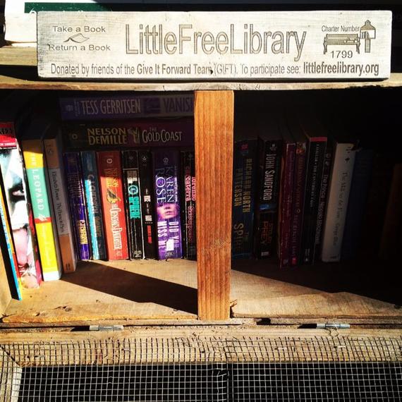 2015-01-08-littlefreelibrary.jpg