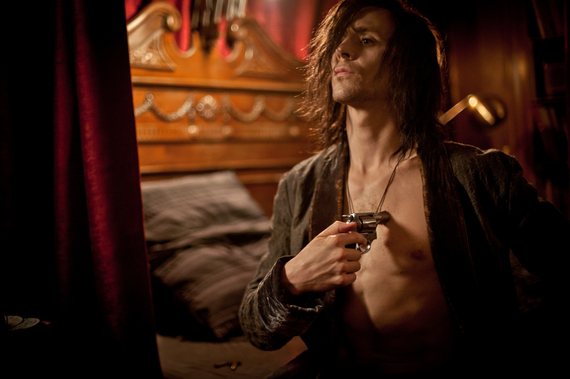 2015-01-11-onlyloversleftalivetomhiddleston.jpg