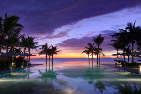 2015-01-15-FusionMaiaDaNangPoolBeach.jpg