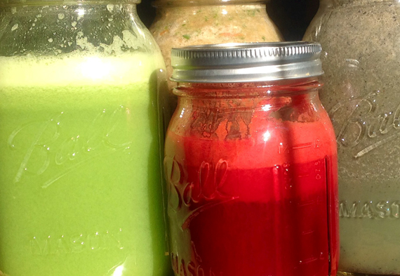 2015-01-20-greenandredjuice.jpg