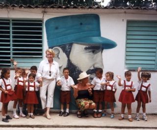 2015-01-28-KatewithCubanschoolchildren.jpg