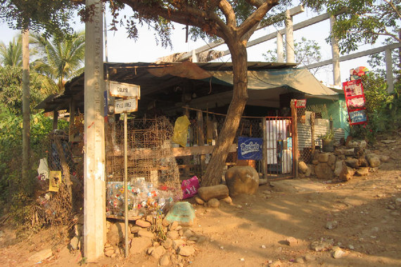 2015-01-28-cornerstorepuertoescondido.jpg