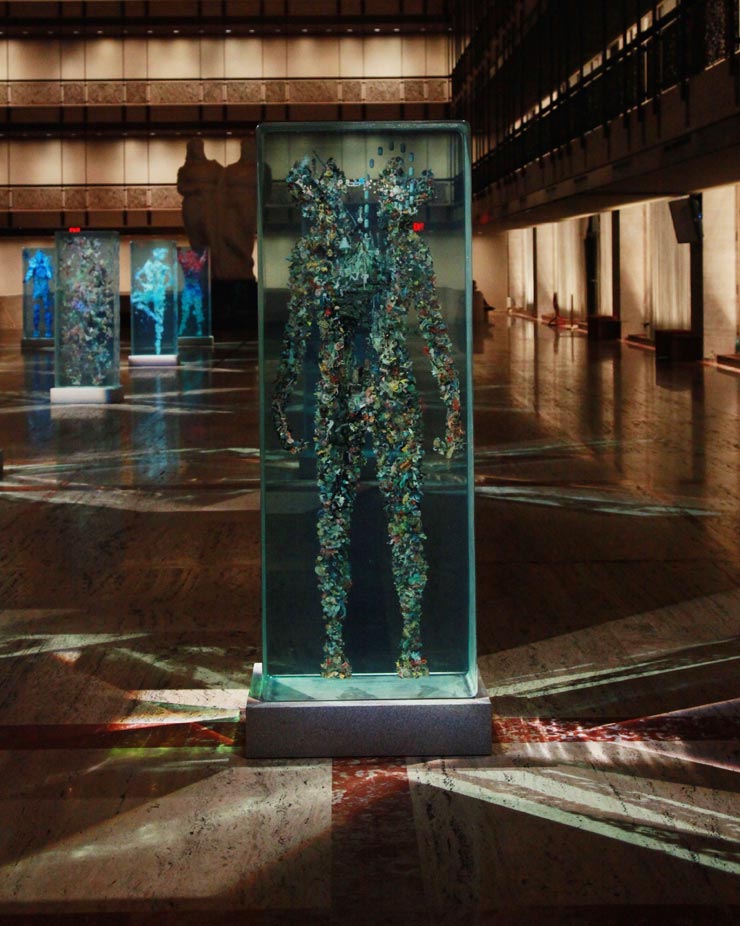 Capturing Energy And The Figurative Cosmos According To Dustin Yellin ...