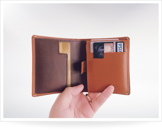 2015-02-05-BellroySlimLeatherWallet.png