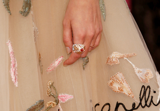 See The Surprising Oscars Wedding Ring Trend We Weren't Expecting ...
