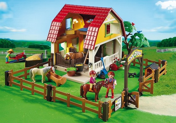 2015-03-06-1425670012-6330300-Playmobil_PonyFarm.jpg