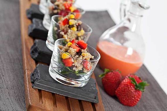 2015-03-06-1425684115-7898181-QuinoaBlackBeanStrawberrySalad600x400.jpg