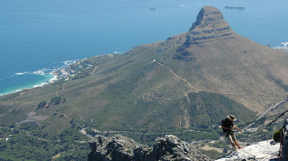 2015-03-10-1426006391-5740292-iStock_000002975755_LargeAbseiling.jpg