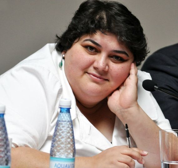 2015-03-23-1427118373-7570178-152645_KhadijaIsamayilova.jpg