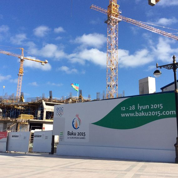 2015-03-23-1427120045-8431016-Baku2015buildingsite.jpg