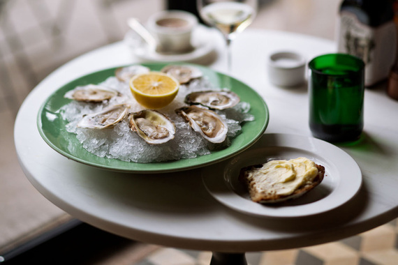2015-04-01-1427923403-3946216-oysterselistable.jpg