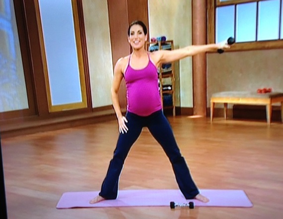 2015-04-08-1428516995-6756178-pregnancy_workout_video2.jpg
