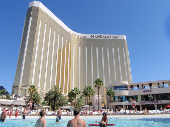 2015-04-11-1428760921-3065018-Mandalay_Bay_Las_Vegas.jpg