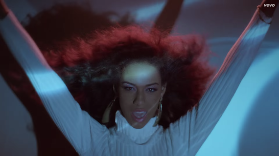 2015-04-16-1429142417-7898310-NatalieLaRose.png