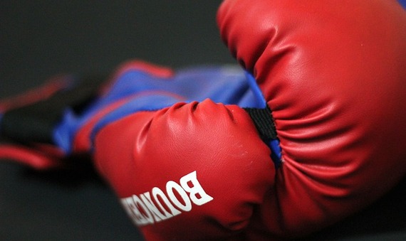 2015-04-22-1429716405-2996455-boxinggloves.jpg