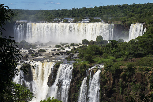 2015-04-28-1430239746-7306106-Paraguaywaterfalls.jpg