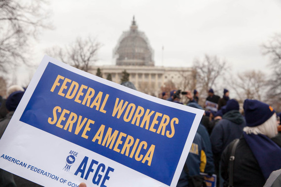 2015-05-04-1430766674-9660442-FederalWorkersSign.jpg