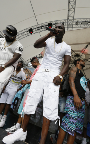 2015-05-04-1430779973-6312876-akon.png