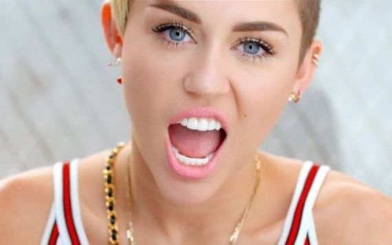 2015-05-08-1431122315-6935675-Miley.jpg