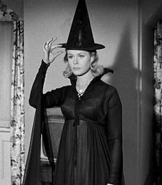 Remembering Elizabeth Montgomery: 9 Queerest Moments of Bewitched |  HuffPost Voices