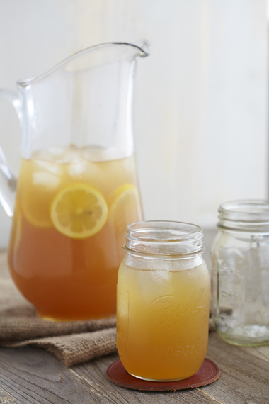 2015-05-21-1432236575-3563559-AmericanHoneyLemonade.jpg