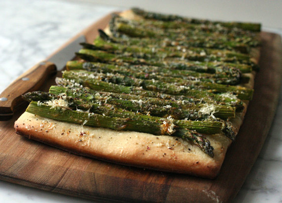 2015-05-28-1432831078-2675162-pizza_dough_asparagus_flatbread.jpg