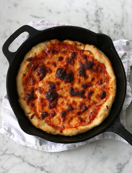 2015-05-28-1432831179-8631833-skillet_pizza.jpg