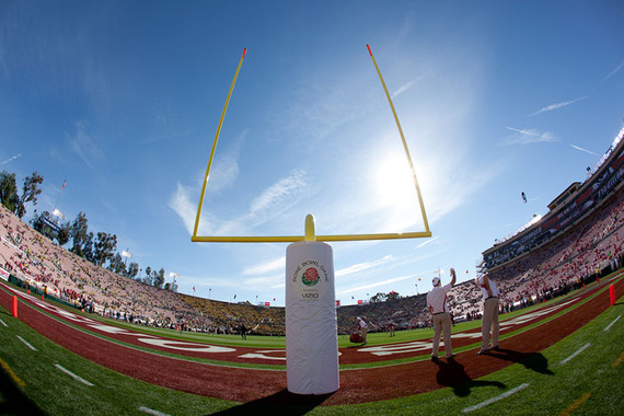 2015-06-04-1433428771-979874-LosAngelesRoseBowl_800px.jpg