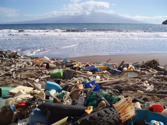 2015-06-05-1433526853-7716311-marine_debris_hawaii.jpg